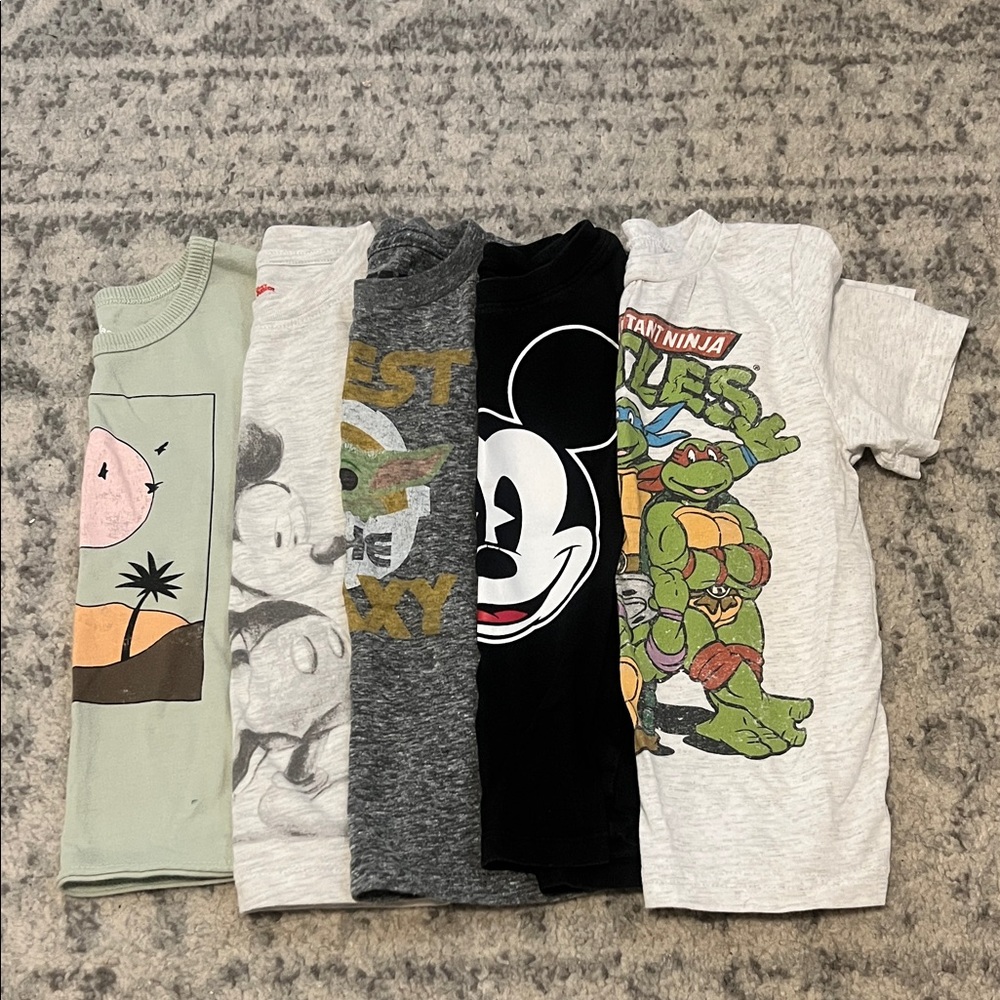 Set of 5 size 3T graphic t-shirts